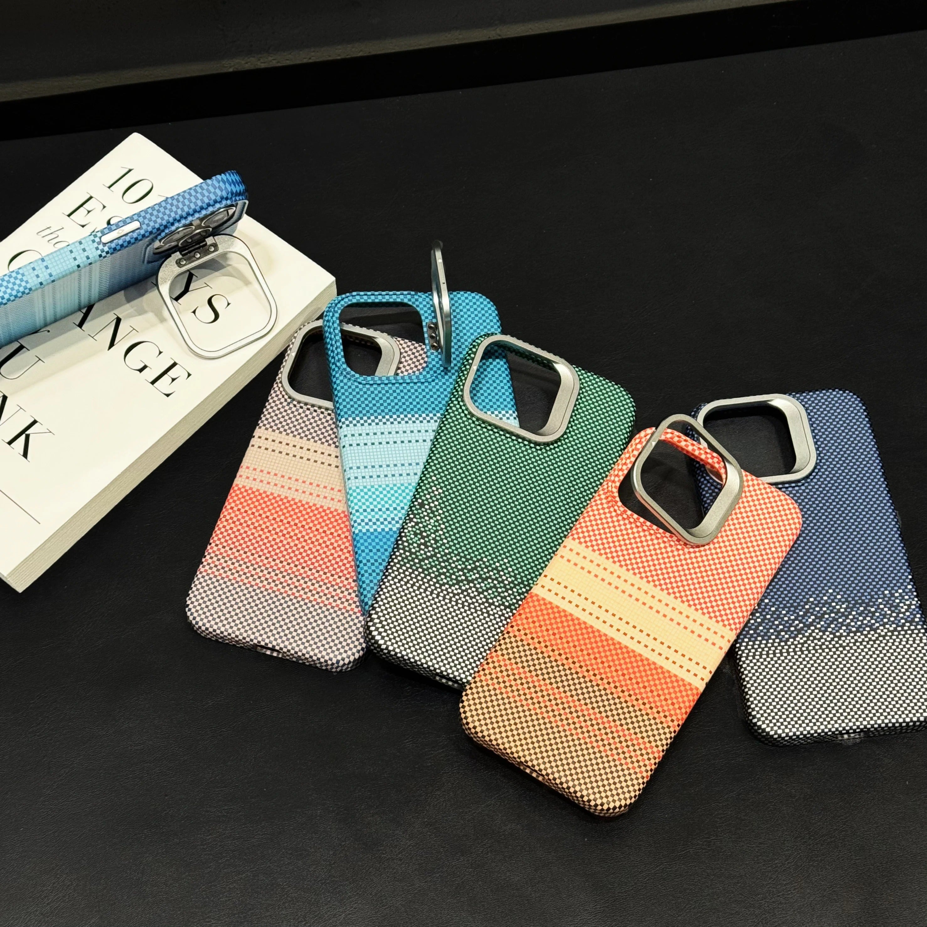 Magnetic Carbon Fiber Kevlar Pattern Made for iPhone Series 15